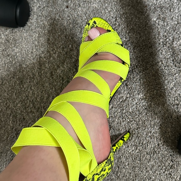 Heels - Picture 2 of 3